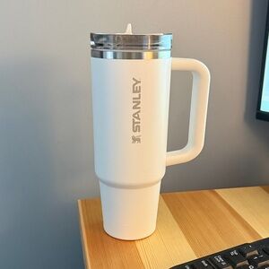 Stanley White and Silver Travel Mug 30 ounce